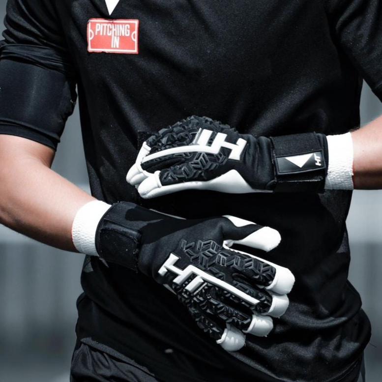 HT NOIR HYBRID CUT GOALKEEPER GLOVES
