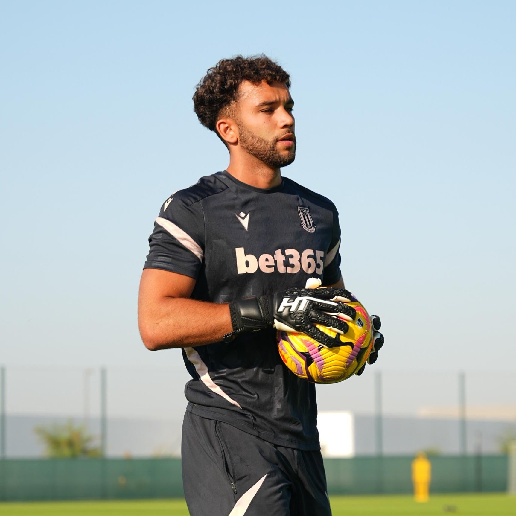 HT DNA CLASSIC HYBRID CUT GOALKEEPER GLOVES