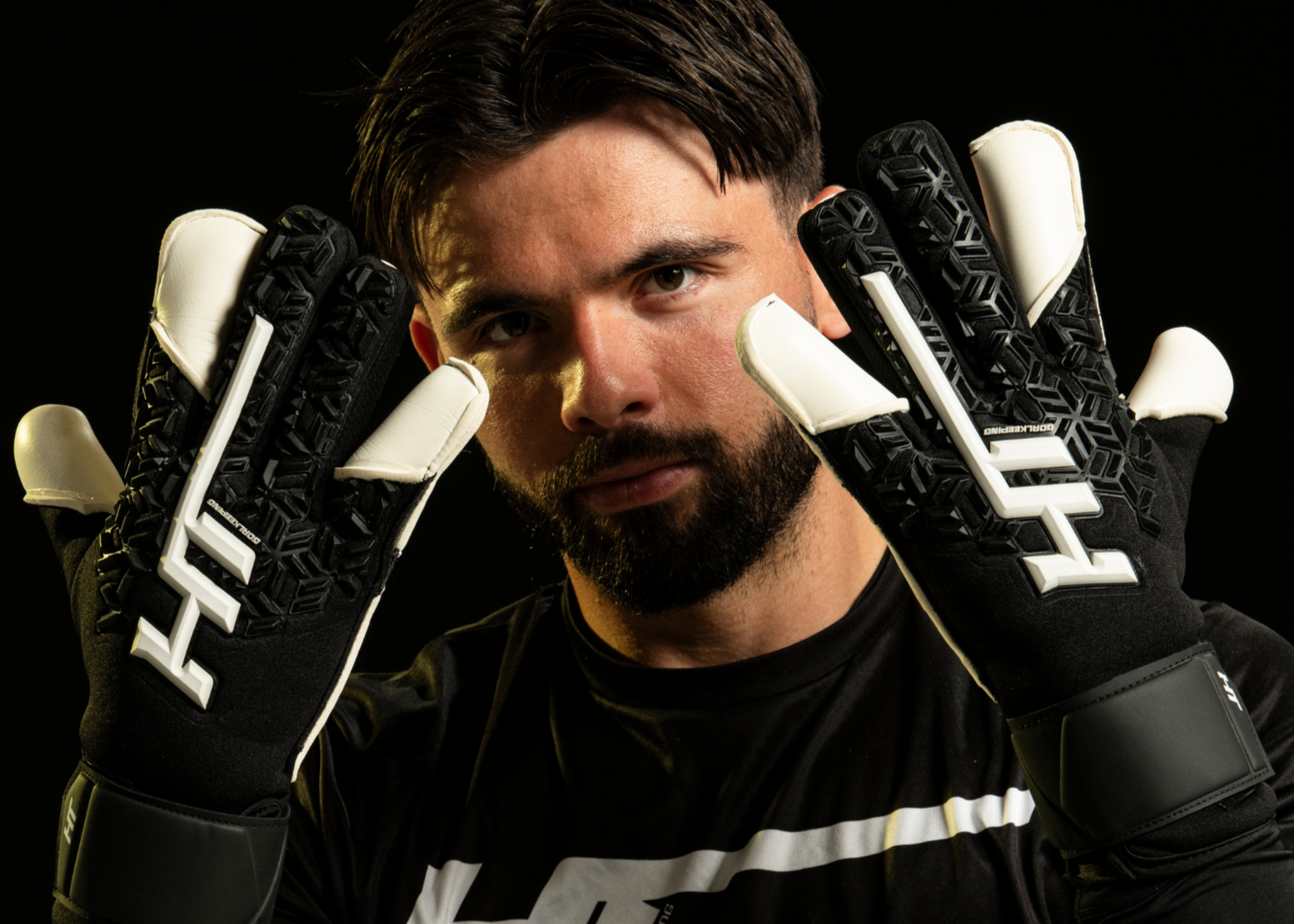 HT NOIR VG3 CUT GOALKEEPER GLOVES